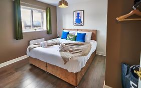 4 Spacious Bedrooms, En-Suites, Private Driveway, Tamworth Accommodation For Contractors And Families